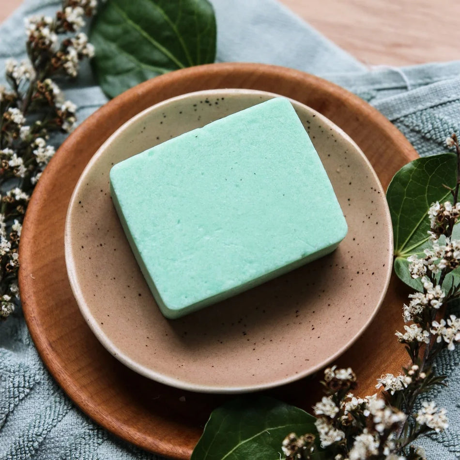 Frankie Apothecary Kūmarahou & Kawakawa Shampoo Bar